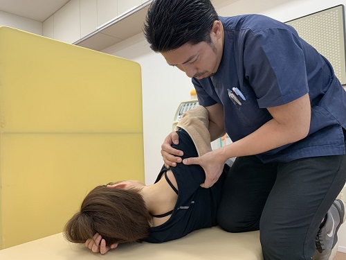 肩甲骨はがし